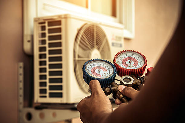Professional Hvac technician working in Everest, KS
